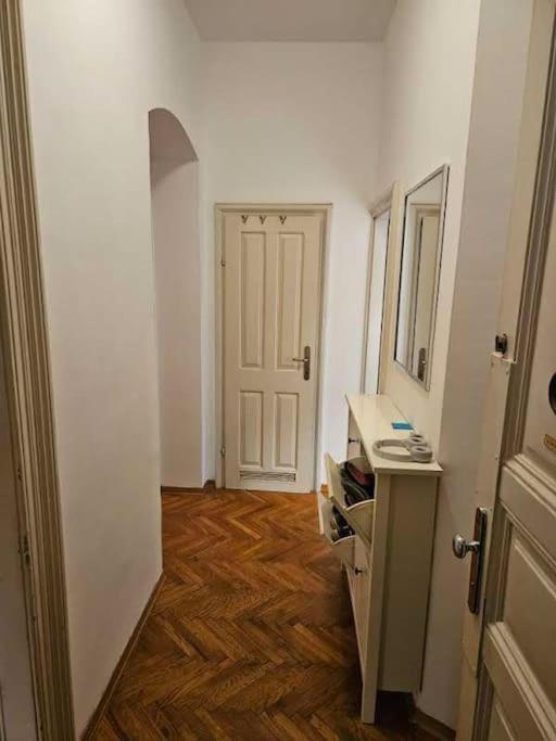 Zagreb Central 2Br + Parking Екстериор снимка