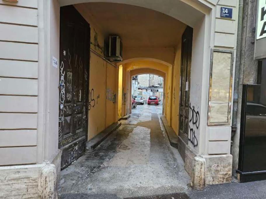 Zagreb Central 2Br + Parking Екстериор снимка